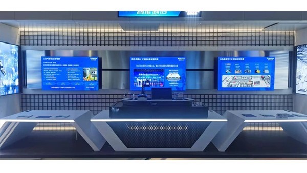 雙屏聯(lián)動(dòng)，展廳體驗(yàn)的革命性創(chuàng)新！